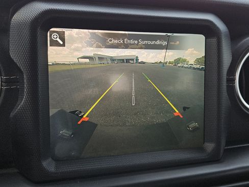 Used 2020 Jeep Gladiator Overland AWD/4WD image 16