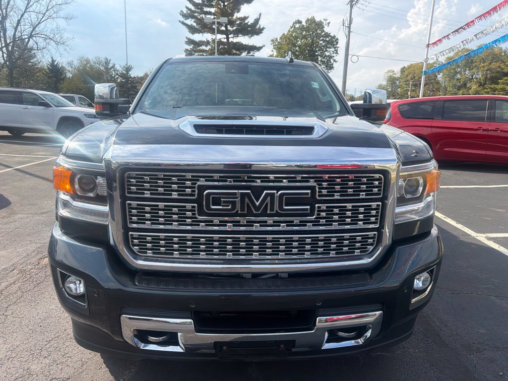 Used 2018 GMC Sierra 3500 Denali w/ Suspension Package, Off-Road AWD/4WD image 3