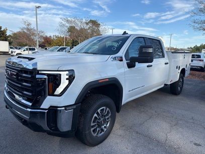 New 2026 GMC Sierra 3500 Pro w/ Convenience Package