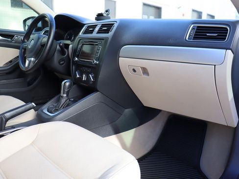 Used 2014 Volkswagen Jetta SE image 21
