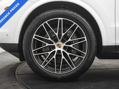 Used 2024 Porsche Cayenne Coupe image 29