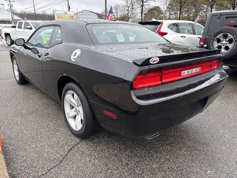 Used 2014 Dodge Challenger R/T RWD image 10