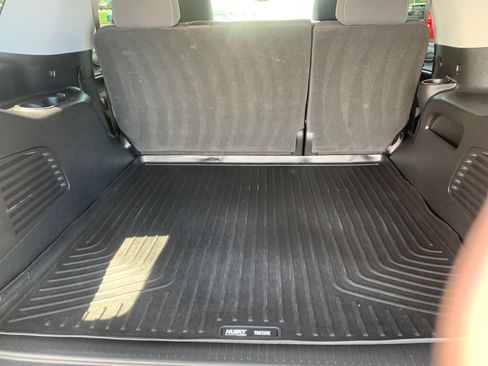 Used 2018 Chevrolet Tahoe LS AWD/4WD image 9
