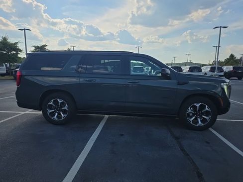 Used 2026 GMC Yukon XL AT4 Ultimate AWD/4WD image 5