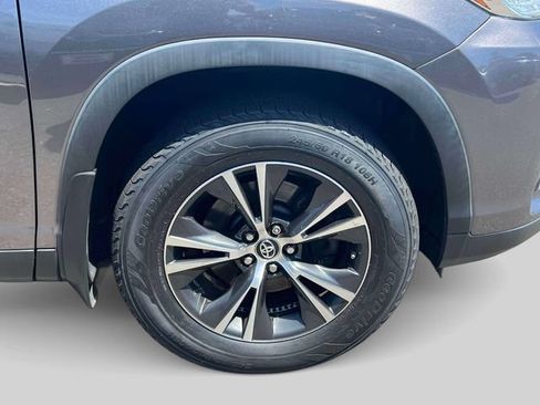 Certified 2019 Toyota Highlander LE AWD/4WD image 14