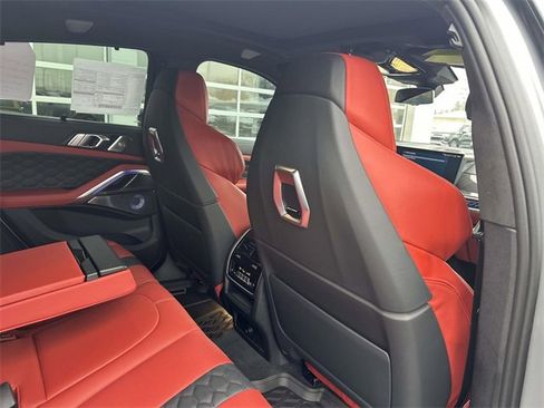 Used 2025 BMW X6 M Competition w/ Executive Package image 29
