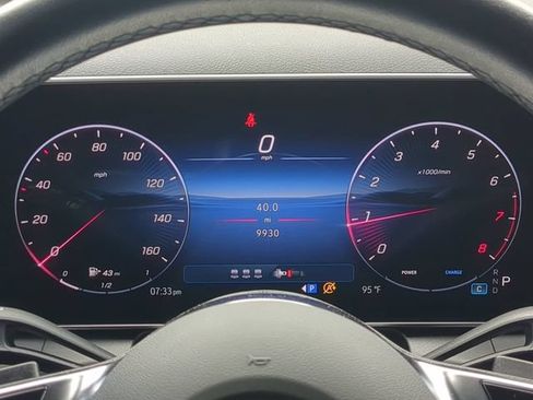 Used 2025 Mercedes-Benz GLC 300 image 32
