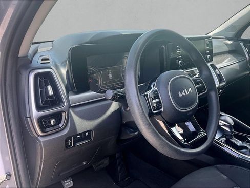 Used 2022 Kia Sorento LX AWD/4WD image 14