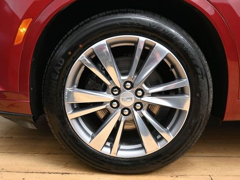 Used 2022 Cadillac XT6 Premium Luxury FWD image 9
