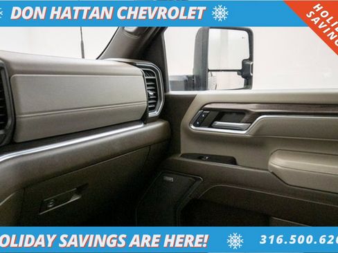 Used 2024 Chevrolet Silverado 2500 LTZ w/ LTZ Convenience Package image 17