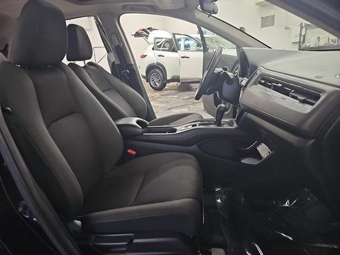Used 2022 Honda HR-V EX image 10