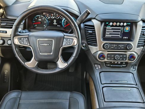 Used 2020 GMC Yukon Denali w/ Denali Ultimate Package image 32