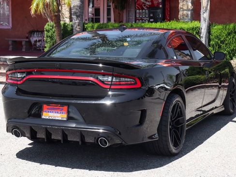 Used 2022 Dodge Charger R/T RWD image 9