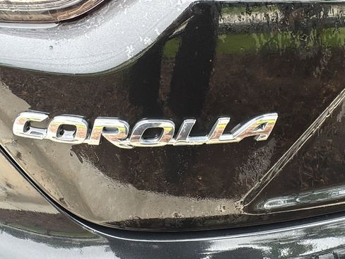 Used 2022 Toyota Corolla LE image 9