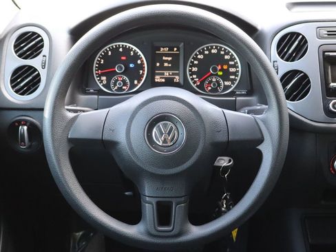 Used 2012 Volkswagen Tiguan S image 15