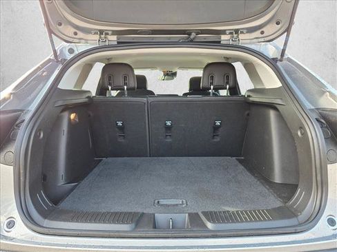 Used 2025 Chevrolet Trax LT w/ LT Convenience Package FWD image 6