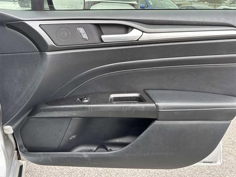 Used 2017 Ford Fusion Titanium image 21