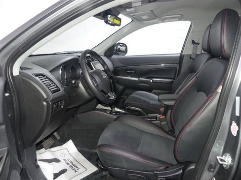 Used 2025 Mitsubishi Outlander Sport SE image 21