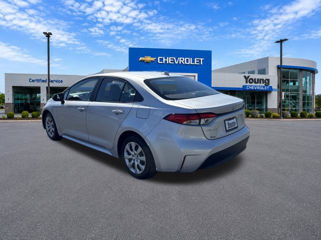 Used 2025 Toyota Corolla LE FWD image 5