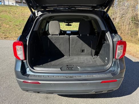 Used 2023 Ford Explorer XLT image 16