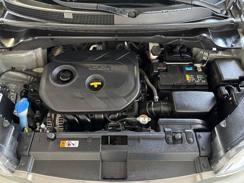 Used 2017 Kia Soul + FWD image 8
