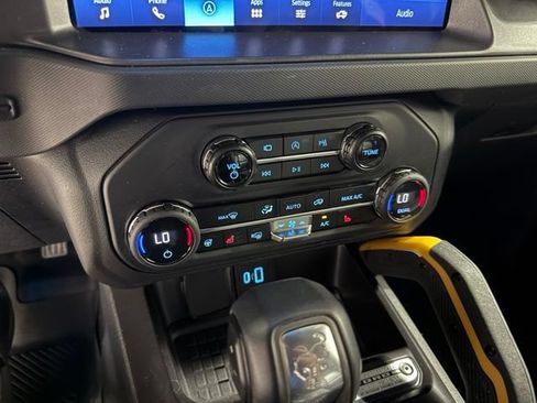 Used 2024 Ford Bronco Badlands AWD/4WD image 19