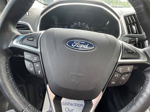 Used 2019 Ford Edge Titanium w/ Equipment Group 301A AWD/4WD image 10