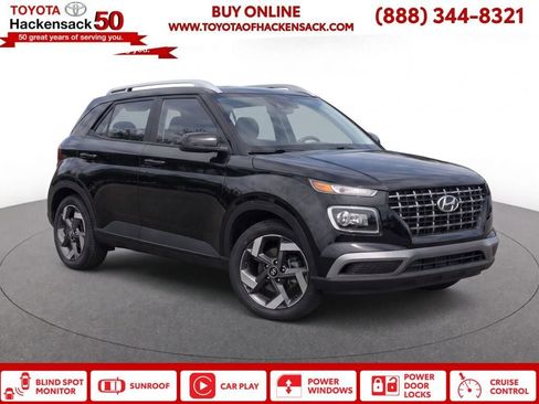 Used 2025 Hyundai Venue SEL FWD image 1