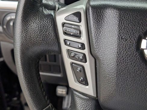Used 2021 Nissan Titan SV w/ SV Convenience Package RWD image 18