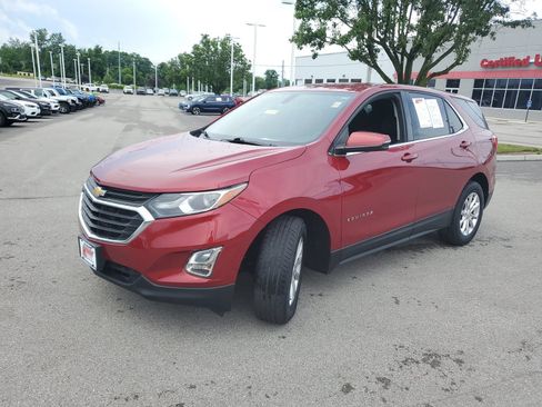 Used 2019 Chevrolet Equinox LT FWD image 2