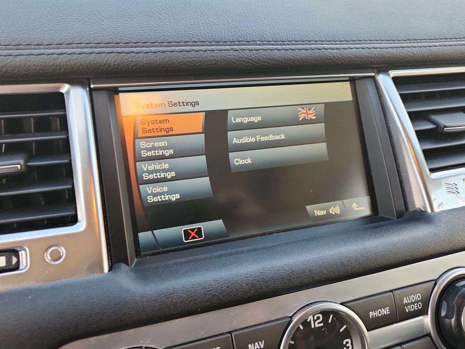 Used 2010 Land Rover Range Rover Sport Supercharged AWD/4WD image 28