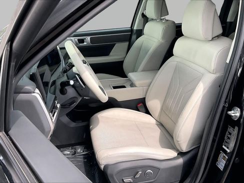 Used 2024 Hyundai Santa Fe SEL FWD image 8