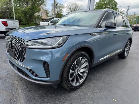 Used 2025 Lincoln Aviator Reserve image 3