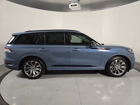 New 2026 Lincoln Aviator Premiere w/ Jet Appearance Package image 3