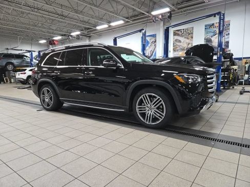Used 2026 Mercedes-Benz GLS 450 4MATIC image 1
