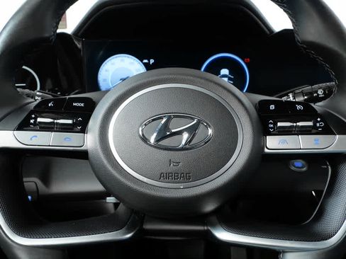 Certified 2023 Hyundai Elantra SEL w/ Convenience Package image 9