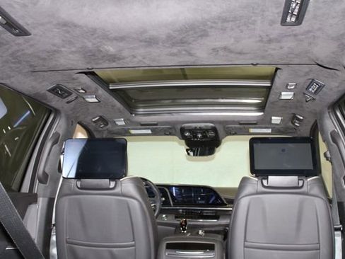 Used 2023 Cadillac Escalade V AWD/4WD image 37