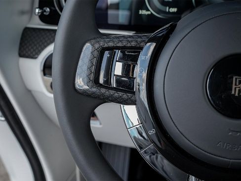 New 2025 Rolls-Royce Spectre Black Badge image 28