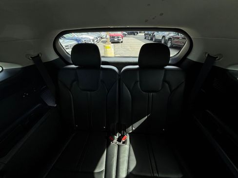 Used 2024 Kia Sorento S image 31