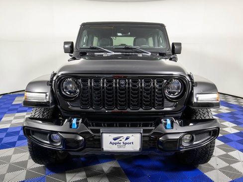 Used 2024 Jeep Wrangler High Altitude AWD/4WD image 2