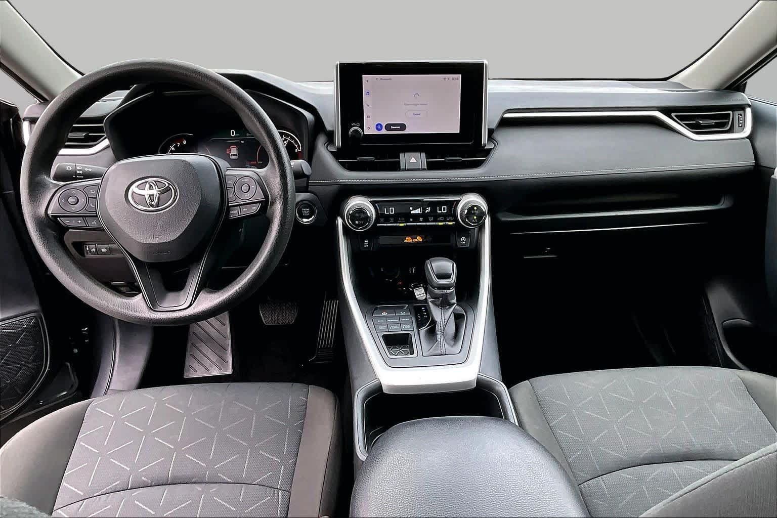 Used 2025 Toyota RAV4 XLE AWD/4WD image 15