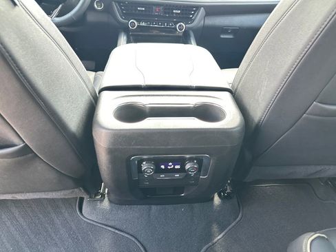 Used 2025 Chevrolet Tahoe Premier RWD image 29