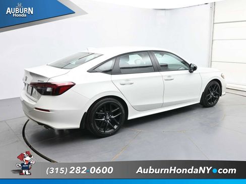 Used 2025 Honda Civic Sport image 16