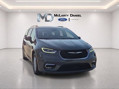 Used 2022 Chrysler Pacifica Touring-L
