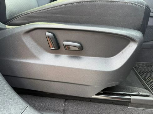 Used 2018 Volkswagen Atlas SEL w/ R-Line Package FWD image 27