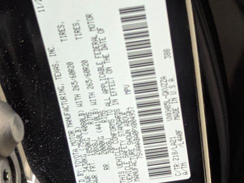 Used 2023 Toyota Sequoia Platinum image 19