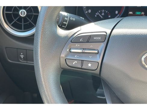 Used 2022 Hyundai Kona SE image 33