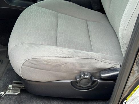 Used 2019 Toyota Tacoma SR image 24