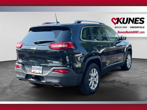 Used 2016 Jeep Cherokee Latitude w/ Cold Weather Group AWD/4WD image 9