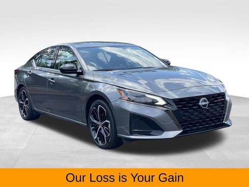 Certified 2025 Nissan Altima 2.5 SR AWD/4WD image 3
